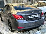 Hyundai Accent 2015 года за 5 000 000 тг. в Актобе – фото 4