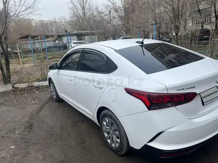 Hyundai Solaris 2021 года за 7 500 000 тг. в Караганда – фото 4