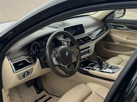 BMW 750 2016 года за 28 000 000 тг. в Алматы – фото 16