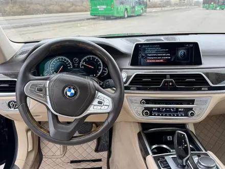 BMW 750 2016 года за 28 000 000 тг. в Алматы – фото 18