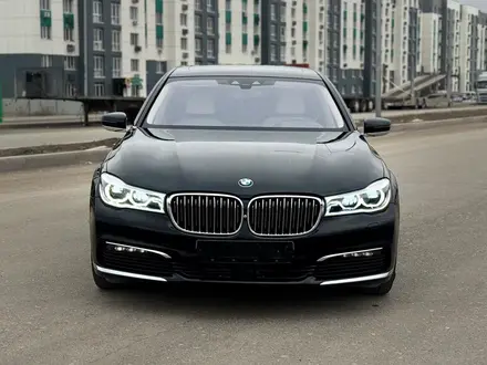 BMW 750 2016 года за 28 000 000 тг. в Алматы