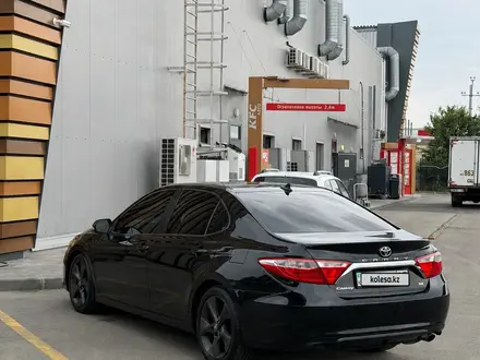 Toyota Camry 2017 года за 10 200 000 тг. в Алматы