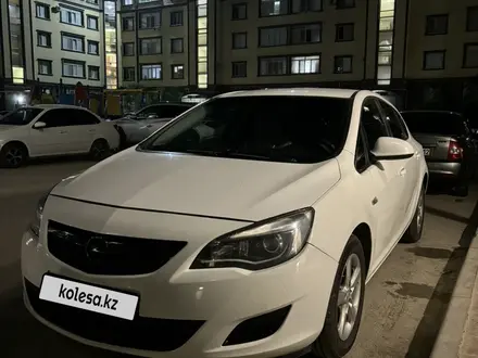 Opel Astra 2012 года за 3 000 000 тг. в Актау