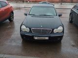 Mercedes-Benz C 200 2001 годаүшін2 490 000 тг. в Караганда – фото 5