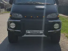 Mitsubishi Delica, 1995