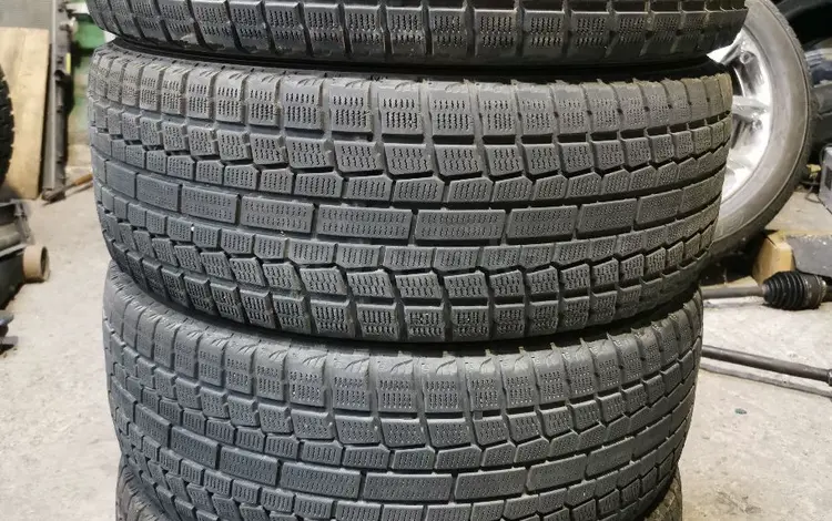 Резина зимняя 225/55 r17 Yokohama из Японии за 93 000 тг. в Алматы
