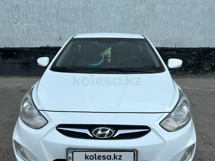 Hyundai Accent 2013 года за 3 800 000 тг. в Астана – фото 2