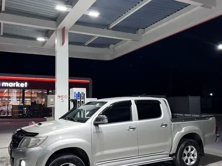 Toyota Hilux 2013 года за 8 000 000 тг. в Кульсары – фото 3