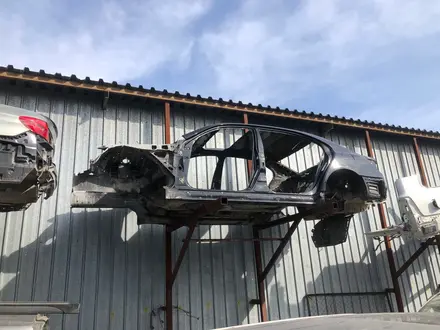 Кузов Lexus LS460L за 10 000 тг. в Алматы