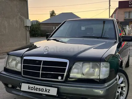 Mercedes-Benz E 320 1995 года за 2 600 000 тг. в Шымкент – фото 2