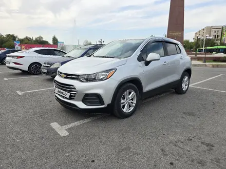 Chevrolet Tracker 2017 года за 5 800 000 тг. в Шымкент