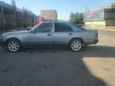 Mercedes-Benz E 230 1988 года за 1 000 000 тг. в Тараз – фото 2