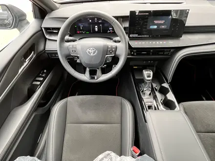 Toyota Camry 2024 года за 18 900 000 тг. в Уральск – фото 9