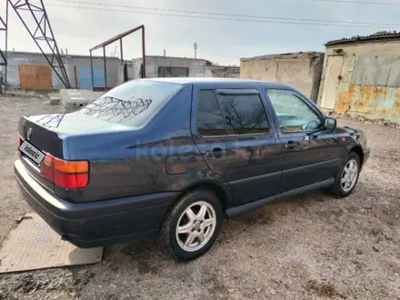 Volkswagen Vento 1993 года за 1 900 000 тг. в Балхаш – фото 2