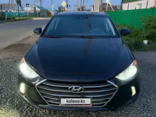 Hyundai Elantra, 2017
