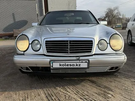 Mercedes-Benz E 320 1996 года за 3 200 000 тг. в Тараз – фото 3