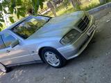 Mercedes-Benz C 200 1993 года за 950 000 тг. в Астана – фото 3