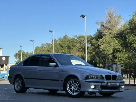 BMW 530 1998 года за 2 800 000 тг. в Алматы – фото 2