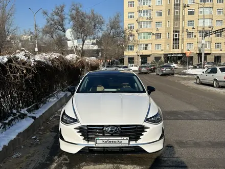 Hyundai Sonata 2022 года за 14 600 000 тг. в Алматы