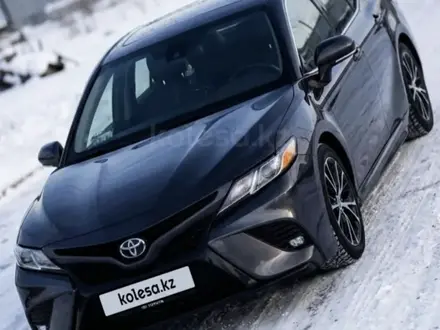 Toyota Camry 2018 года за 11 500 000 тг. в Павлодар