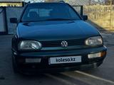 Volkswagen Golf 1998 годаүшін2 500 000 тг. в Байтерек