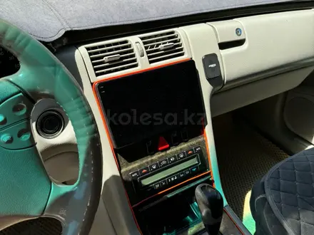Mercedes-Benz E 320 2002 года за 5 000 000 тг. в Атырау – фото 6