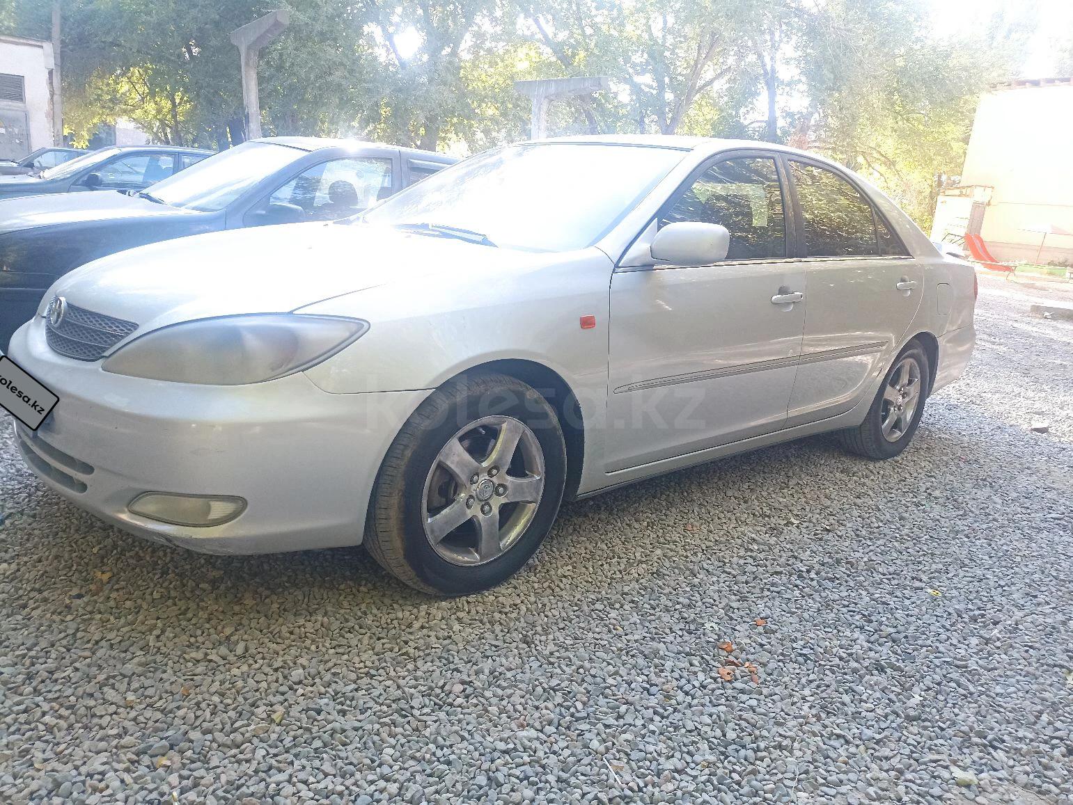 Toyota Camry 2004 г.