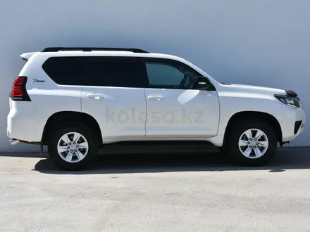 Toyota Land Cruiser Prado 2021 года за 24 700 000 тг. в Атырау – фото 4