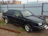 Volkswagen Vento 1997 года за 800 000 тг. в Сарань – фото 2