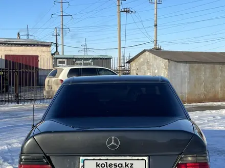 Mercedes-Benz E 320 1993 года за 2 650 000 тг. в Костанай – фото 4