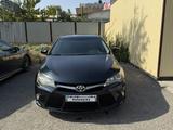 Toyota Camry 2016 года за 8 600 000 тг. в Атырау – фото 5