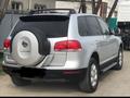 Volkswagen Touareg 2005 годаүшін5 500 000 тг. в Тараз