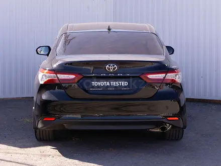 Toyota Camry 2021 года за 17 300 000 тг. в Караганда – фото 4