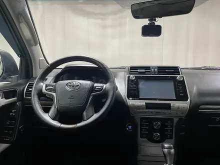 Toyota Land Cruiser Prado Luxe 2018 года за 25 400 000 тг. в Алматы – фото 9