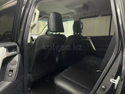 Toyota Land Cruiser Prado Luxe 2018 года за 25 400 000 тг. в Алматы – фото 10