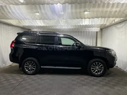 Toyota Land Cruiser Prado Luxe 2018 года за 25 400 000 тг. в Алматы – фото 16