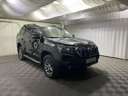 Toyota Land Cruiser Prado Luxe 2018 года за 25 400 000 тг. в Алматы – фото 18