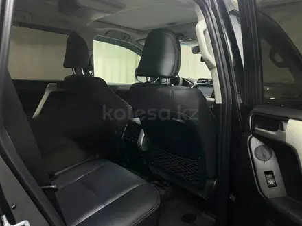 Toyota Land Cruiser Prado Luxe 2018 года за 25 400 000 тг. в Алматы – фото 7