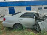 Toyota Camry 2005 года за 700 000 тг. в Семей – фото 2