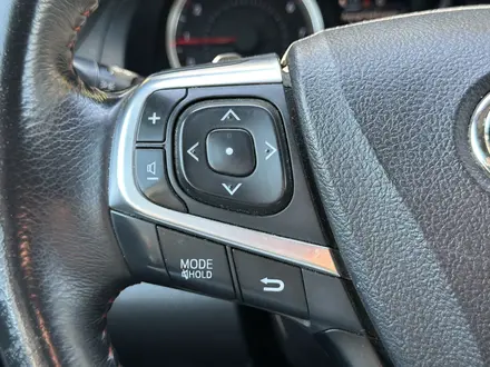 Toyota Camry 2016 года за 9 100 000 тг. в Актобе – фото 18