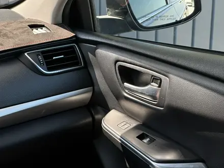 Toyota Camry 2016 года за 9 100 000 тг. в Актобе – фото 6