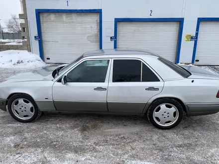 Mercedes-Benz E 220 1994 года за 1 800 000 тг. в Астана – фото 6