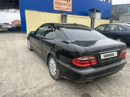 Mercedes-Benz CLK 200 1998 года за 2 200 000 тг. в Алматы – фото 4