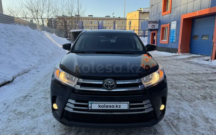 Toyota Highlander 2017 года за 17 200 000 тг. в Астана