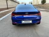 Hyundai Elantra 2021 годаfor11 500 000 тг. в Астана – фото 4