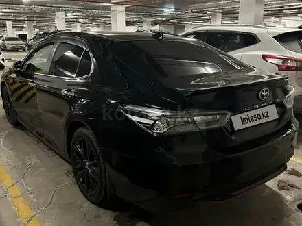 Toyota Camry 2019 года за 14 300 000 тг. в Астана – фото 12