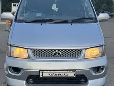 Toyota HiAce Regius, 1997