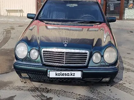 Mercedes-Benz E 320 1996 года за 3 100 000 тг. в Алматы – фото 3