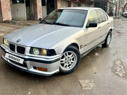 BMW 320 1995 года за 1 800 000 тг. в Алматы – фото 4