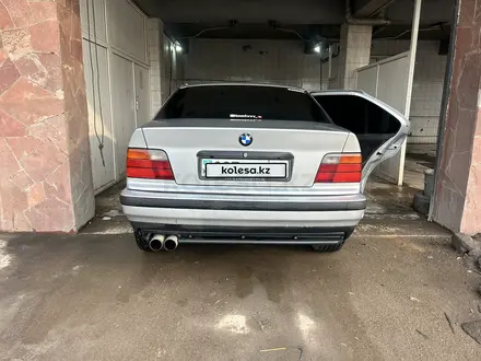 BMW 320 1995 года за 1 800 000 тг. в Алматы – фото 5